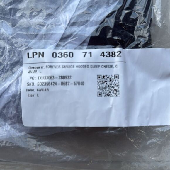 Savage fenty forever savage hooded Sleep onesie Caviar/black in Large NWT in pkg - Picture 9 of 9